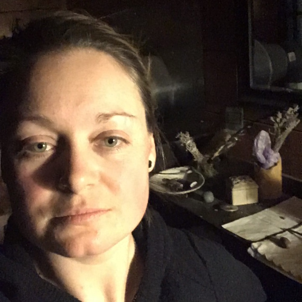 Meet your Posher, Iz